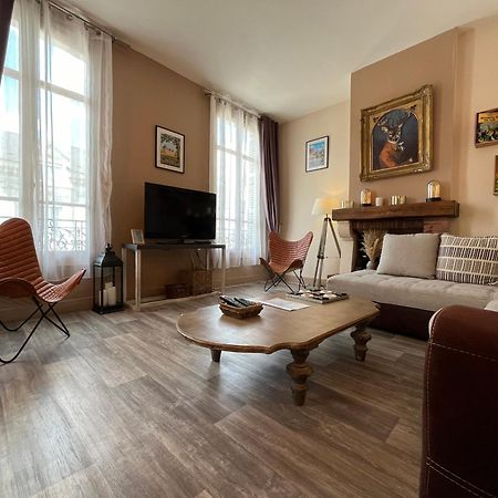 Cote Chateau - Grand Appartement Au Coeur De Blois Extérieur photo