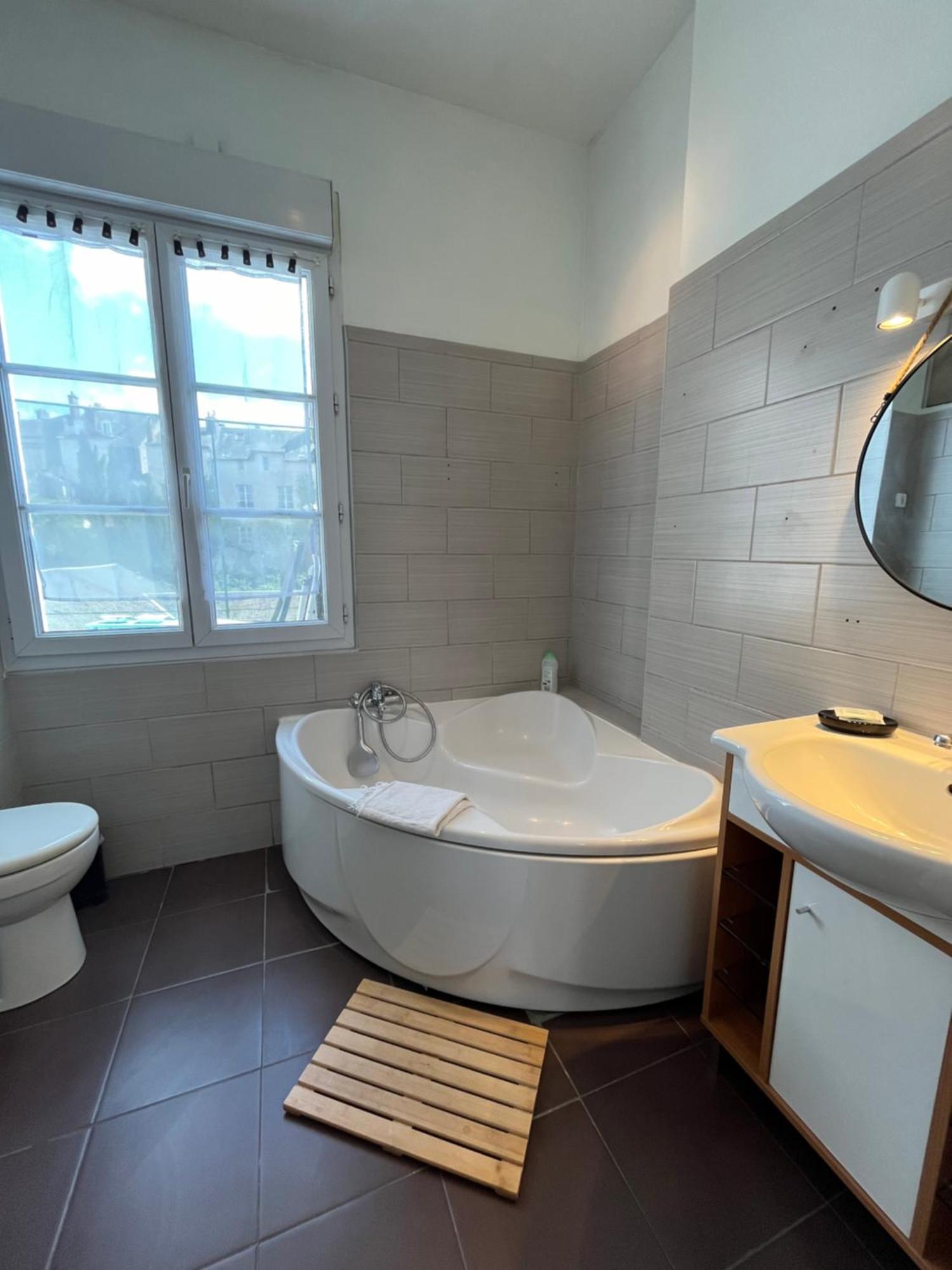 Cote Chateau - Grand Appartement Au Coeur De Blois Extérieur photo